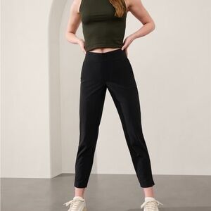 Athleta BROOKLYN MID RISE ANKLE PANT NWOT size 10 in black